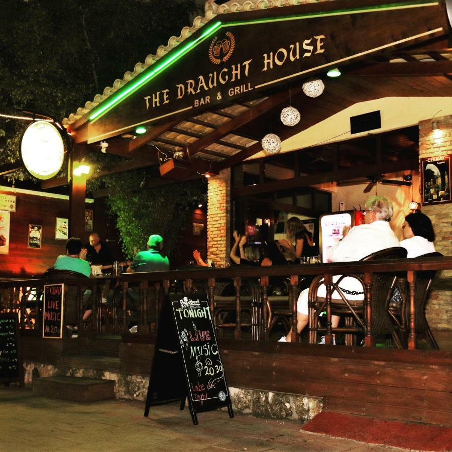 The Draught House Pub-Inn Malia Exterior foto